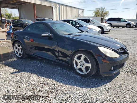 2005 Mercedes-Benz SLK 230/320 z VIN WDBWK56F55F038873, wystawiony jako Copart lot #46982825 z przebiegiem 169 826 mil mil oraz Szkoda całkowita • Salvage title. Historia ofert i sprzedaży dostępna na DreamBid. Obrazek 4.