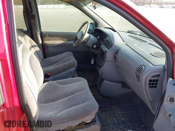 1999 Dodge Caravan SE with VIN 1B4GP44G1XB858372, listed as a IAAI auction lot 41997207 with 179,059 mi miles and . Bid and sale history available at carsss.com. Image 5.