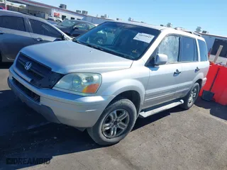 2005 Honda Pilot EX-L with VIN 5FNYF18515B035792, listed as a IAAI auction lot 40655049 with 293,775 mi miles. Bid and sale history available at carsss.com. Image 2.