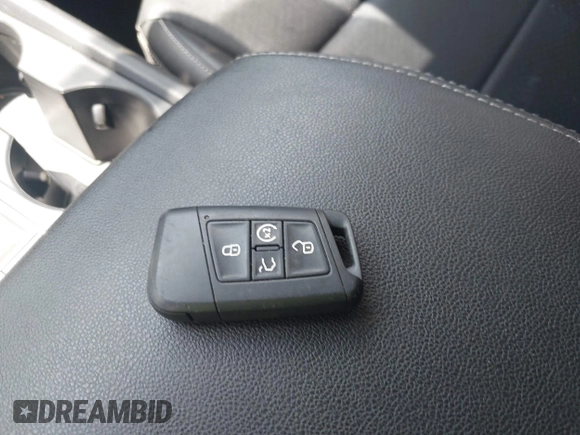 2021 Volkswagen Atlas SE with VIN 1V2WR2CAXMC586838, listed as a IAAI auction lot 42581657 with 60,922 mi miles and . Bid and sale history available at DreamBid. Image 11.
