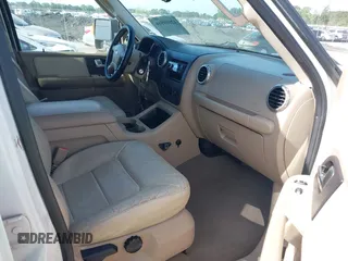 2003 Ford Expedition Special Service with VIN 1FMFU16L63LA30060, listed as a IAAI auction lot 42080566 with 178,757 mi miles. Bid and sale history available at carsss.com. Image 5.