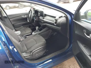 2020 Kia Forte LXS z VIN 3KPF24AD4LE223442, wystawiony jako IAAI lot #42026428 z przebiegiem 81 917 mil mil oraz . Historia ofert i sprzedaży dostępna na DreamBid. Obrazek 5.