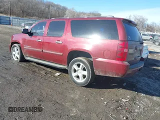 2008 Chevrolet Suburban LT w/3LT with VIN 1GNFK16358J211719, listed as a IAAI auction lot 41654527 with 194,985 mi miles. Bid and sale history available at carsss.com. Image 3.