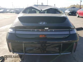 2024 Hyundai Ioniq 6 SEL z VIN KMHM34AA4RA059272, wystawiony jako Copart lot #50676784 z przebiegiem 6224 mil mil oraz Szkoda całkowita • Salvage title. Historia ofert i sprzedaży dostępna na DreamBid. Obrazek 6.
