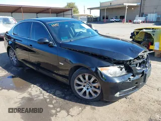 2007 BMW 3 Series 335i z VIN WBAVB73527PA89815, wystawiony jako IAAI lot #41956634 z przebiegiem 119 121 mil mil oraz . Historia ofert i sprzedaży dostępna na DreamBid. Obrazek 1.