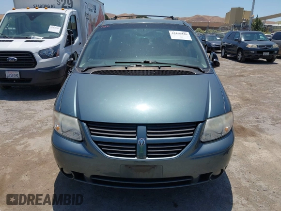 2005 Dodge Caravan SXT with VIN 2D4GP44L95R565529, listed as a IAAI auction lot 42460426 with 97,882 mi miles and . Bid and sale history available at DreamBid. Image 6.