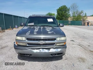 2002 Chevrolet Suburban LS with VIN 1GNFK16ZX2J297816, listed as a IAAI auction lot 41784184 with 231,918 mi miles. Bid and sale history available at carsss.com. Image 12.