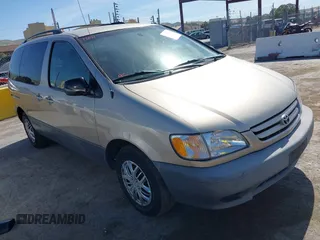 2003 Toyota Sienna LE with VIN 4T3ZF13C03U555015, listed as a IAAI auction lot 42202984 with 260,895 mi miles. Bid and sale history available at carsss.com. Image 1.