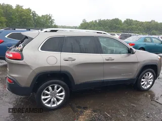 2017 Jeep Cherokee High Altitude z VIN 1C4PJMDS2HW614796, wystawiony jako IAAI lot #42341592 z przebiegiem 97 301 mil mil oraz . Historia ofert i sprzedaży dostępna na DreamBid. Obrazek 13.