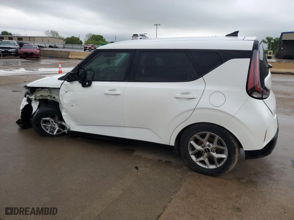 2024 Kia Soul LX with VIN KNDJ23AU8R7237678, listed as a Copart auction lot 50648305 with 9,704 mi miles and Clean Title. Bid and sale history available at carsss.com. Image 2.