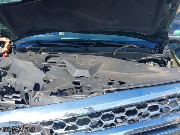 2015 Chevrolet Silverado 1500 LT with VIN 3GCUKRECXFG510895, listed as a IAAI auction lot 41616270 with 113,853 mi miles. Bid and sale history available at carsss.com. Image 10.