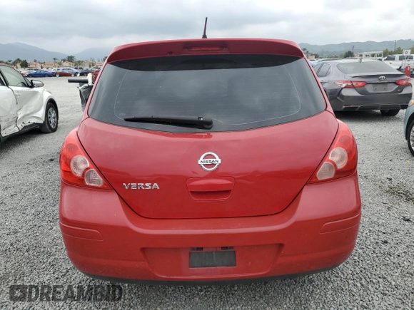 2011 Nissan Versa S z VIN 3N1BC1CP3BL418656, wystawiony jako Copart lot #53477285 z przebiegiem 185 518 mil mil oraz Szkoda całkowita • Salvage title. Historia ofert i sprzedaży dostępna na DreamBid. Obrazek 6.