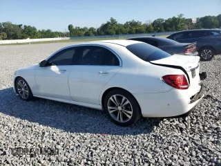 2017 Mercedes-Benz E 300 Luxury z VIN WDDZF4KB2HA054441, wystawiony jako Copart lot #56946975 z przebiegiem 154 968 mil mil oraz Nie do naprawy • Non repairable. Historia ofert i sprzedaży dostępna na DreamBid. Obrazek 2.