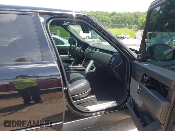 2020 Land Rover Range Rover z VIN SALGS5SE1LA598279, wystawiony jako IAAI lot #42263796 z przebiegiem 64 623 mil mil oraz . Historia ofert i sprzedaży dostępna na DreamBid. Obrazek 5.