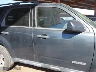 2008 Ford Escape Hybrid with VIN 1FMCU49HX8KB90001, listed as a IAAI auction lot 41558762 with 200,677 mi miles. Bid and sale history available at carsss.com. Image 13.