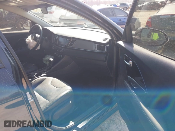 2017 Kia Niro Touring with VIN KNDCE3LC5H5080240, listed as a IAAI auction lot 41760023 with 78,294 mi miles. Bid and sale history available at carsss.com. Image 5.
