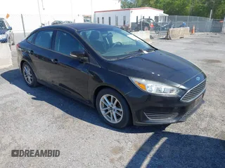 2015 Ford Focus SE with VIN 1FADP3F28FL204176, listed as a IAAI auction lot 42132656 with 1 mi miles. Bid and sale history available at carsss.com. Image 1.