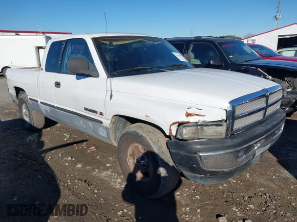 1999 Dodge 1500 z VIN 1B7HC13Z3XJ580696, wystawiony jako IAAI lot #41311605 z przebiegiem 244 120 mil mil oraz . Historia ofert i sprzedaży dostępna na DreamBid. Obrazek 1.