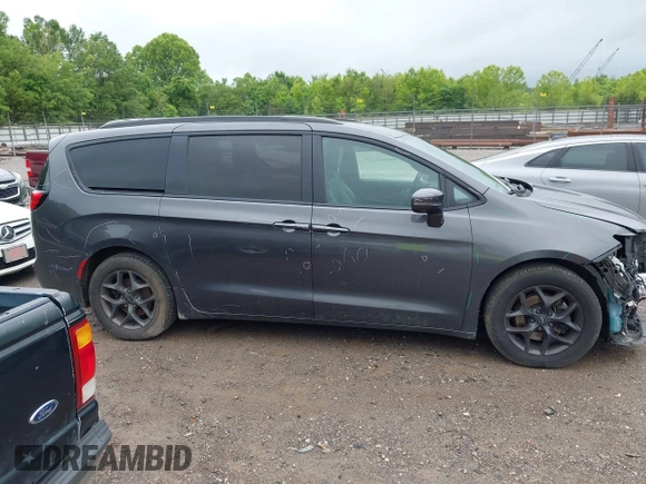 2018 Chrysler Pacifica Limited с VIN 2C4RC1GG4JR295389, выставлен на аукционе IAAI как лот 42330516 с пробегом 127 195 миль миль и . История ставок и продаж доступна на DreamBid. Изображение 13.