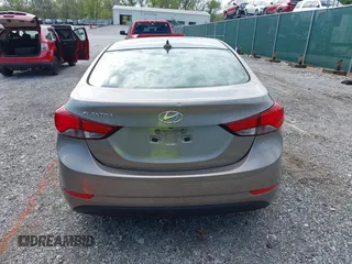 2016 Hyundai Elantra SE z VIN 5NPDH4AE6GH656681, wystawiony jako IAAI lot #41941750 z przebiegiem 110 289 mil mil oraz . Historia ofert i sprzedaży dostępna na DreamBid. Obrazek 16.