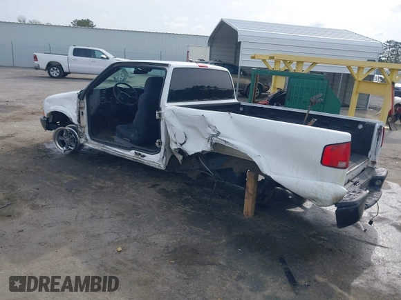 2003 Chevrolet S-10 LS with VIN 1GCCS19X338150624, listed as a IAAI auction lot 41913735 with 255,608 mi miles and . Bid and sale history available at DreamBid. Image 3.