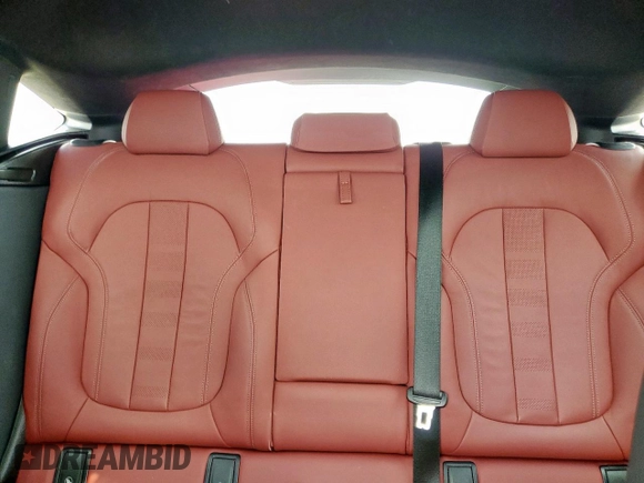2022 BMW X6 M50i z VIN 5UXCY8C09N9J10045, wystawiony jako Copart lot #57225715 z przebiegiem 54 024 mil mil oraz Szkoda całkowita • Salvage title. Historia ofert i sprzedaży dostępna na DreamBid. Obrazek 10.