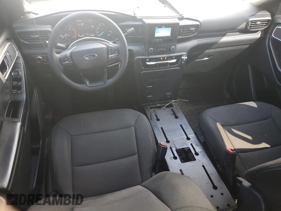 2020 Ford Police Interceptor Utility z VIN 1FM5K8AB5LGC36018, wystawiony jako Copart lot #56076965 z przebiegiem 43 525 mil mil oraz Czysty tytuł • Clean title. Historia ofert i sprzedaży dostępna na DreamBid. Obrazek 8.