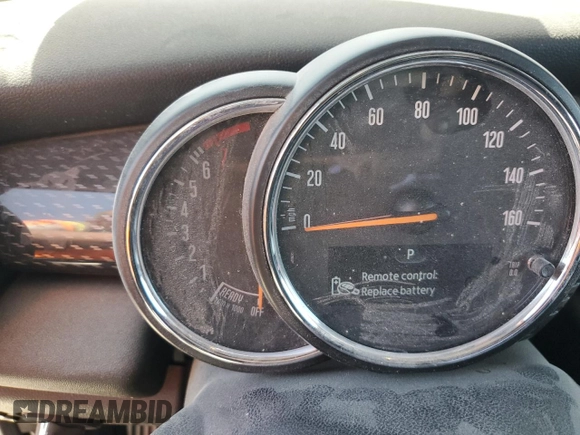 2015 MINI Hardtop S with VIN WMWXP7C52F2A38837, listed as a Copart auction lot 47896825 with 68,784 mi miles and Salvage Title. Bid and sale history available at DreamBid. Image 9.