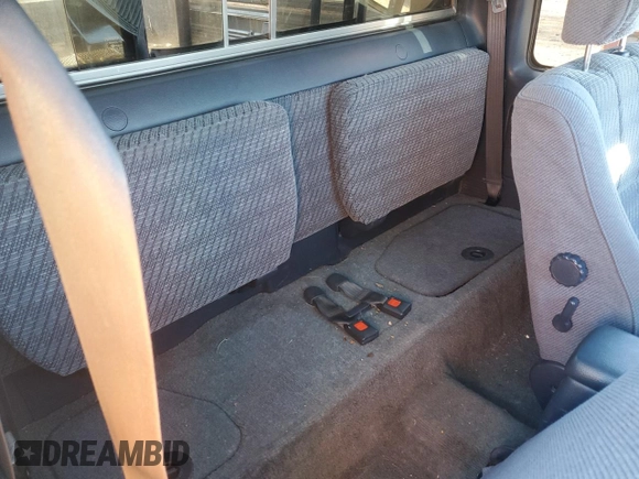 1993 Toyota Pickup SR5 z VIN JT4VN13G0P5124241, wystawiony jako Copart lot #44253055 z przebiegiem 254 494 mil mil oraz Szkoda całkowita • Salvage title. Historia ofert i sprzedaży dostępna na DreamBid. Obrazek 10.