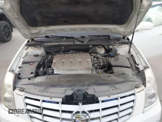 2006 Cadillac DTS Professional z VIN 1GEEH06Y86U500525, wystawiony jako IAAI lot #41835553 z przebiegiem 55 552 mil mil oraz . Historia ofert i sprzedaży dostępna na DreamBid. Obrazek 10.