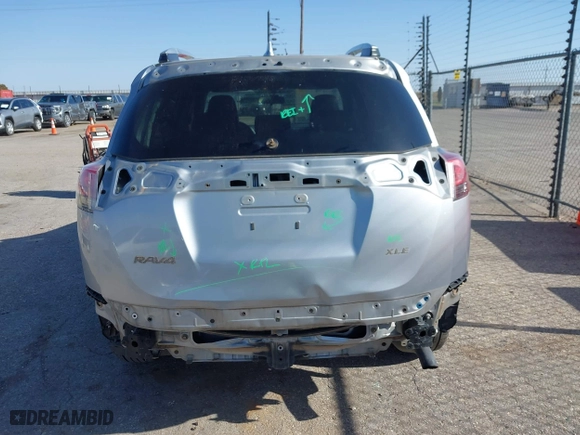 2016 Toyota RAV4 XLE with VIN 2T3WFREV1GW310309, listed as a IAAI auction lot 41993270 with 200,289 mi miles. Bid and sale history available at carsss.com. Image 6.