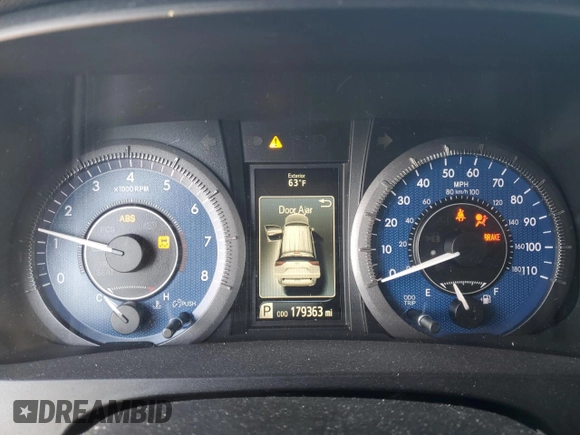 2015 Toyota Sienna Limited z VIN 5TDDK3DC4FS106412, wystawiony jako Copart lot #55531975 z przebiegiem 179 363 mil mil oraz Szkoda całkowita • Salvage title. Historia ofert i sprzedaży dostępna na DreamBid. Obrazek 9.