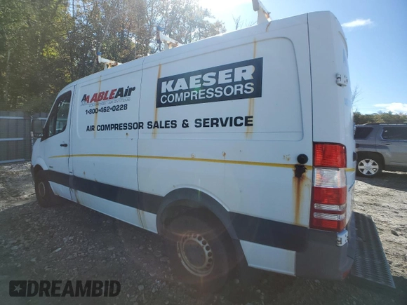 2016 Mercedes-Benz Sprinter Cargo with VIN WD3PE7DD7GP272319, listed as a Copart auction lot 71381453 with 272,132 mi miles. Bid and sale history available at carsss.com. Image 2.