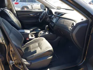 2017 Nissan Rogue SL with VIN JN8AT2MT8HW395084, listed as a IAAI auction lot 41858587 with 219,849 mi miles and . Bid and sale history available at DreamBid. Image 5.