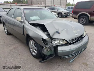 2001 Lexus ES 300 with VIN JT8BF28G210304595, listed as a IAAI auction lot 41885816 with 266,853 mi miles. Bid and sale history available at carsss.com. Image 1.