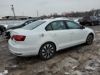 2015 Volkswagen Jetta Sedan Hybrid SEL Premium with VIN 3VW637AJ2FM305746, listed as a Copart auction lot 45083245 with 181,418 mi miles and Clean Title. Bid and sale history available at carsss.com. Image 3.