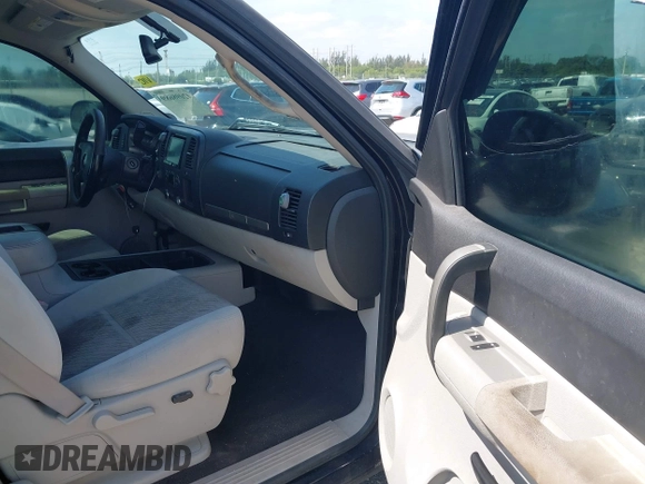 2007 Chevrolet Silverado 1500 1LT with VIN 2GCEK19J271659603, listed as a IAAI auction lot 42098689 with 240,918 mi miles and . Bid and sale history available at DreamBid. Image 5.