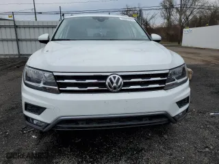 2020 Volkswagen Tiguan SE with VIN 3VV2B7AX2LM179152, listed as a Copart auction lot 52577475 with 61,691 mi miles and Salvage Title. Bid and sale history available at carsss.com. Image 5.