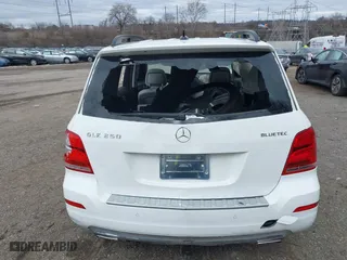 2014 Mercedes-Benz GLK-Class GLK 250 BlueTEC with VIN WDCGG0EBXEG270303, listed as a IAAI auction lot 41748806 with 154,302 mi miles. Bid and sale history available at carsss.com. Image 17.