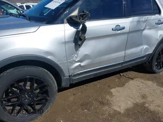 2011 Ford Explorer XLT with VIN 1FMHK8D85BGA11352, listed as a IAAI auction lot 41583934 with 238,362 mi miles and . Bid and sale history available at carsss.com. Image 6.