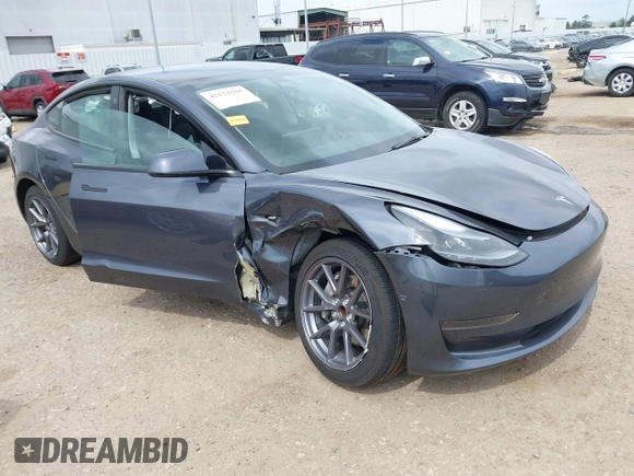 2023 Tesla Model 3 z VIN 5YJ3E1EA1PF642955, wystawiony jako IAAI lot #42121508 z przebiegiem 22 831 mil mil oraz . Historia ofert i sprzedaży dostępna na DreamBid. Obrazek 1.