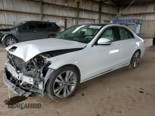 2017 Mercedes-Benz C 300 z VIN 55SWF4JB4HU231219, wystawiony jako Copart lot #51253625 z przebiegiem 117 445 mil mil oraz Szkoda całkowita • Salvage title. Historia ofert i sprzedaży dostępna na DreamBid. Obrazek 1.
