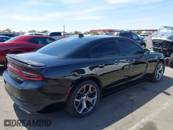 2015 Dodge Charger SXT z VIN 2C3CDXHG5FH784907, wystawiony jako IAAI lot #42322979 z przebiegiem 73 485 mil mil oraz . Historia ofert i sprzedaży dostępna na DreamBid. Obrazek 4.