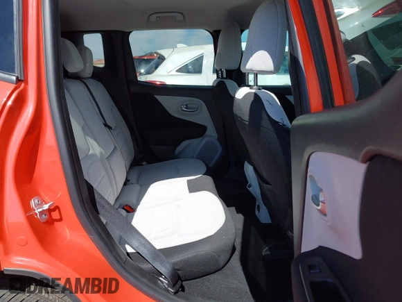 2020 Jeep Renegade Latitude z VIN ZACNJABB5LPL88670, wystawiony jako IAAI lot #42181204 z przebiegiem 45 448 mil mil oraz . Historia ofert i sprzedaży dostępna na DreamBid. Obrazek 8.