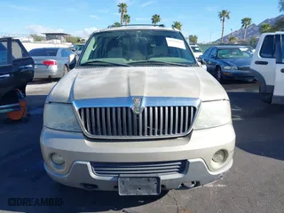 2004 Lincoln Navigator Luxury with VIN 5LMFU27R34LJ42774, listed as a IAAI auction lot 41959816 with 0 mi miles. Bid and sale history available at carsss.com. Image 12.