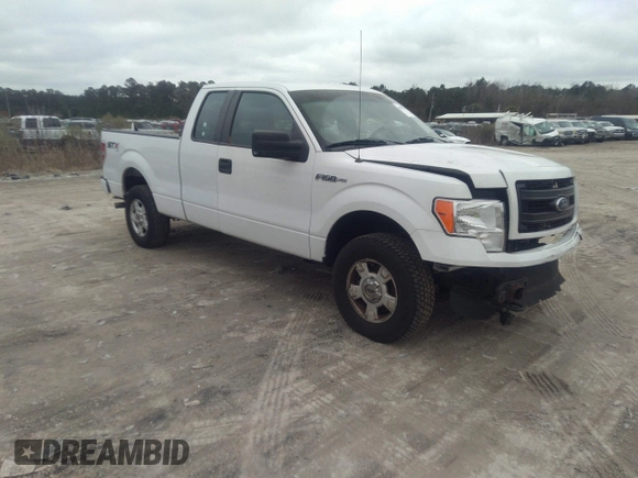 2014 Ford F-150 XL with VIN 1FTFX1EFXEKE16495, listed as a IAAI auction lot 41077199 with 206,212 mi miles. Bid and sale history available at carsss.com. Image 1.