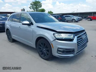 2018 Audi Q7 Premium Plus with VIN WA1LHAF75JD039476, listed as a IAAI auction lot 39702915 with 71,620 mi miles. Bid and sale history available at carsss.com. Image 1.