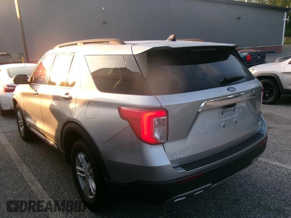 2022 Ford Explorer XLT z VIN 1FMSK8DH7NGA50616, wystawiony jako IAAI lot #42845572 z przebiegiem 21 441 mil mil oraz . Historia ofert i sprzedaży dostępna na DreamBid. Obrazek 13.