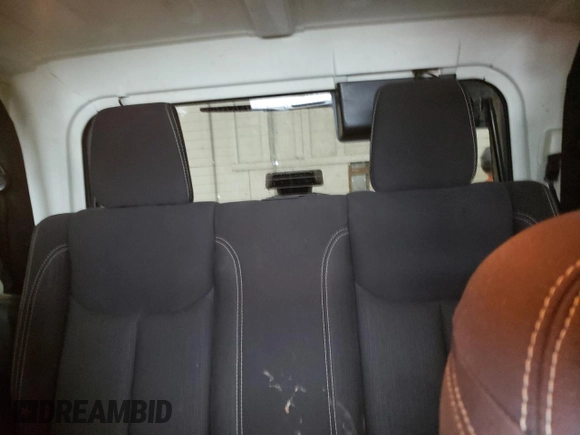 2013 Jeep Wrangler Sahara z VIN 1C4AJWBG4DL504800, wystawiony jako Copart lot #60504575 z przebiegiem 166 687 mil mil oraz Szkoda całkowita • Salvage title. Historia ofert i sprzedaży dostępna na DreamBid. Obrazek 10.