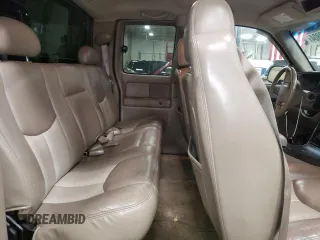2003 GMC Sierra Denali z VIN 2GTFK69U531392799, wystawiony jako Copart lot #78530804 z przebiegiem 179 365 mil mil oraz Tytuł czysty. Historia ofert i sprzedaży dostępna na DreamBid. Obrazek 10.
